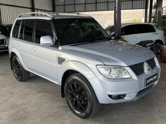 MITSUBISHI PAJERO TR4 2.0 4X2 16V 140CV FLEX 4P AUTOMÁTICO MITSUBISHI PAJERO TR4 2.0 4X2 16V 140CV FLEX 4P AUTOMÁTICO